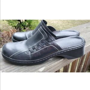 Clarks Clogs Black Leather Mules Lattice